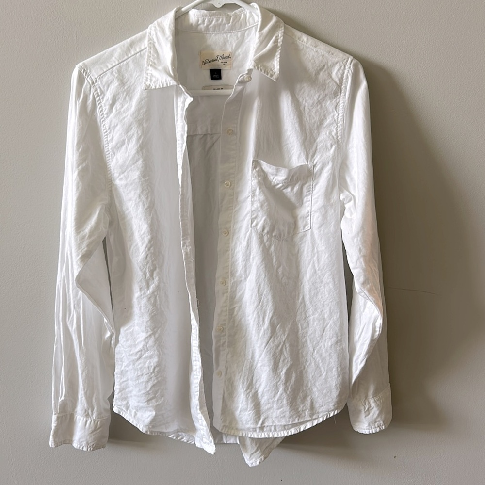 Universal Thread Crisp White Button-Up Shirt